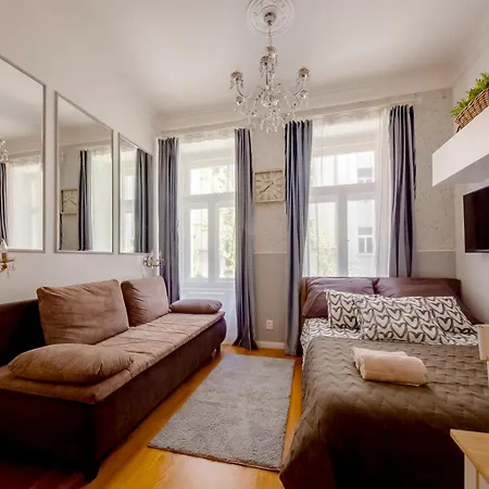 Centrum Bohemia Lux Апартаменты Прага